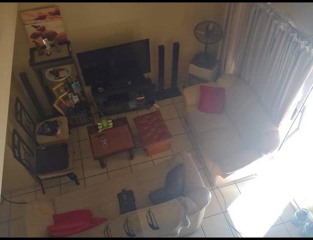 2 BEDROOM PROPERTY TO RENT IN ROOIHUISKRAAL NORTH